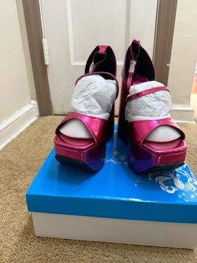 Metallic Fuchsia Platform Peep-Toe Heels with Ankle Strap